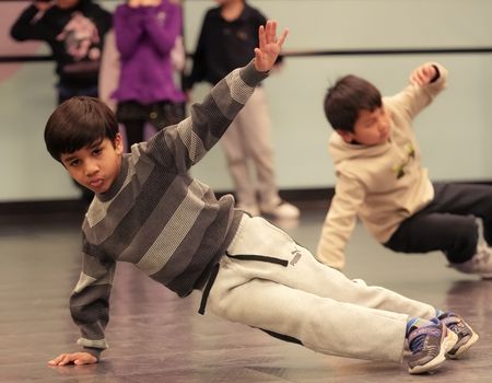 Mini Hip Hop (Age 5 & 6)