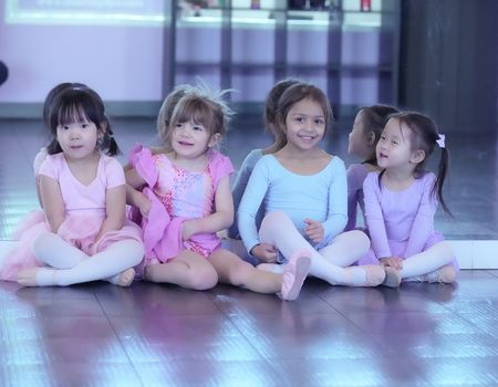 4-Week Themed Sessions (Ages 3-5)